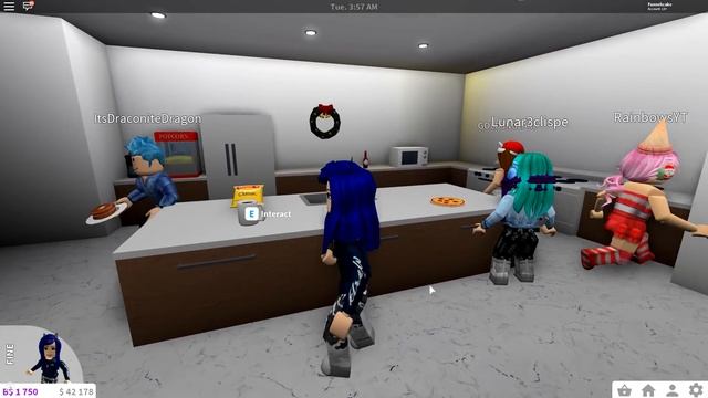 Roblox Family - IS ROBLOX SANTA REAL? WE TRY TO CATCH HIM!! (Roblox Roleplay) смотреть онлайн