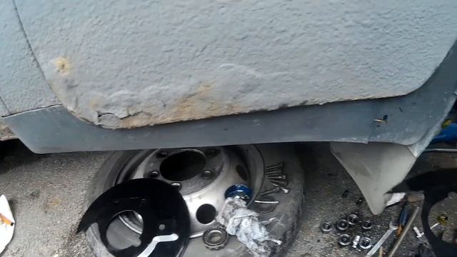 Замена тормозных дисков,скоб суппорта и экранов газель 3302