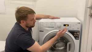 Обзор техники. Стиральная машина узкая Hotpoint Ariston VMSF 6013 B