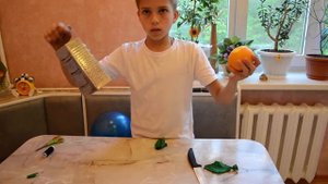 Как лопнуть шарик при помощи апельсина