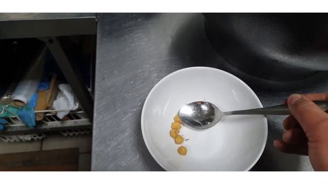 говяжий хвост с нутом и овощами в афганском казане