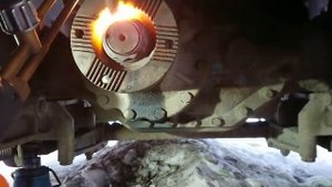 Установил уровень пола на МАН и еле открутил гайку хвостовика!