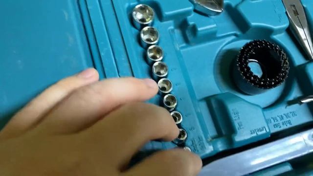 Обзор шуруповёрта Makita DF330D и набора оснастки Makita x200 смотреть онлайн