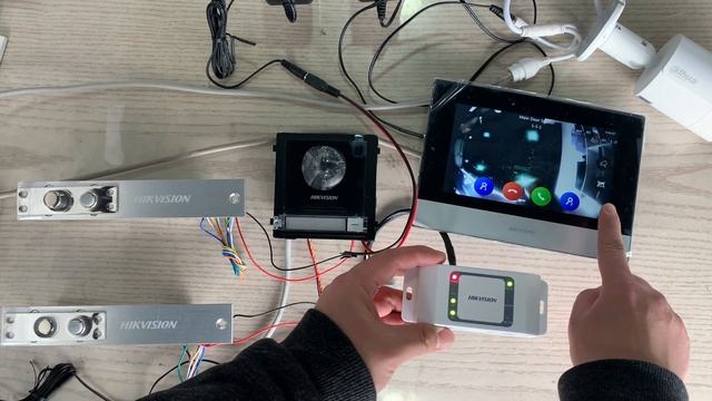 Hikvision DS-KD8003-IME1 work with DS-K2M080 смотреть онлайн