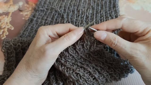 Как связать шарф спицами для начинающих пошагово.