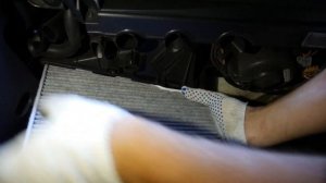 Как заменить салонный фильтр фольксваген тигуан 2.0 ?