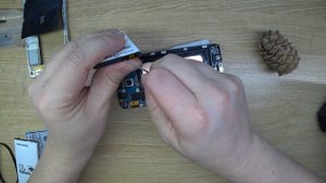Samsung SM-A510F DS. Как заменить аккумулятор. Как разобрать. Как собрать.