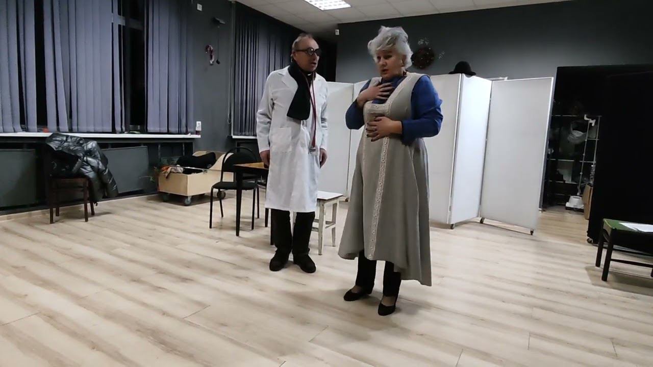 Сцена с доктором.