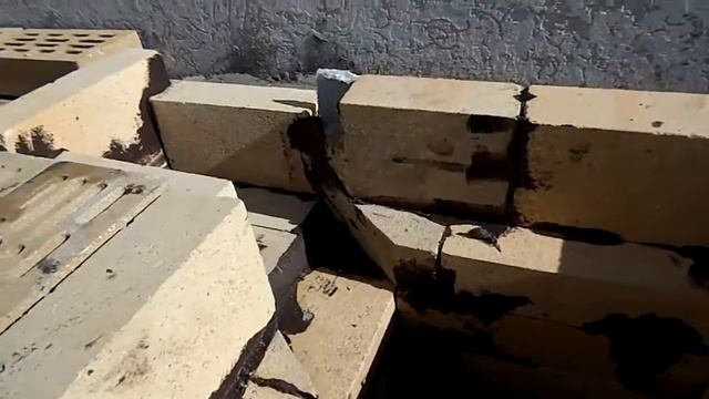 Кладка камина-барбекю с печью под казан и столами. смотреть онлайн