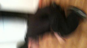 супер прикольно как пьный пацан бьет не понятно кого!!!!!!!!!!