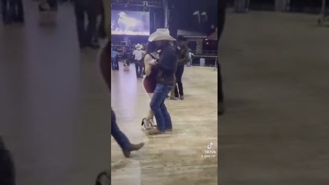 Bailando Cumbia Satevo - Bonita - Los Dorados ?