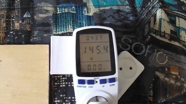 Замеряем активную мощность, ток, напряжение и косинус фи на лампе накаливания 150Вт смотреть онлайн