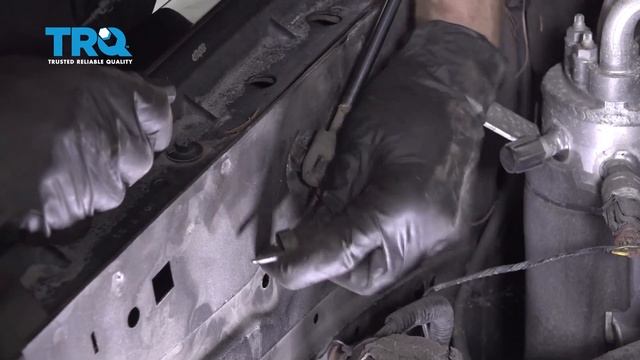 How To Replace Hood Lift Support 2006-2010 Ford Explorer смотреть онлайн