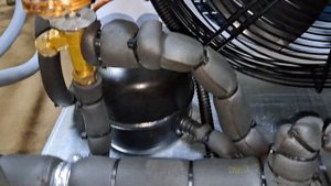 Чиллер изготовленный под заказ  из комплектующих на базе поршневого компрессора.