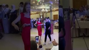 Сакит Самедов Туфли Муфли. Красивый танец с девушками на свадьбах