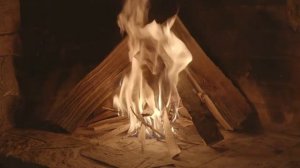 Камин 4K HDR в РЕАЛЬНОМ ВРЕМЕНИ —10 часов — расслабляющее видео горящего огня и потрескивающие звук