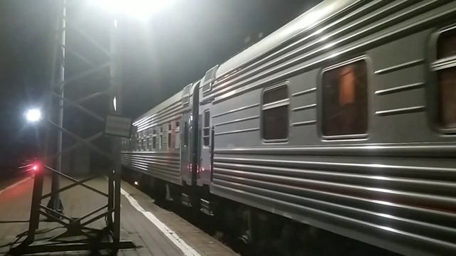 Минеральные Воды. Поезд №679 Владикавказ - Адлер. Новый плацкарт / Mineralnye Vody Railway Station