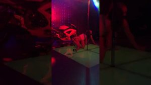 Жаркие красотки? Мужской клуб «Сахар»