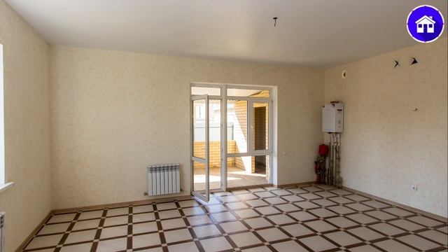 Двухэтажный дом 150 м с двумя эркерными  окнами.
