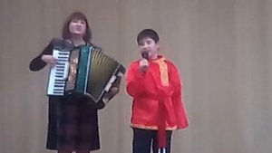 Мальчик Алёша Абдуллаев поёт русскую народную песню