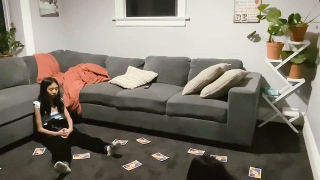 Playing a memory card game w my sister??????????? смотреть онлайн