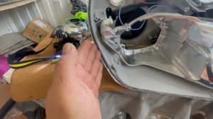 Mercedes W203 установка bi led линз. Восстановление прозрачности стекла фары