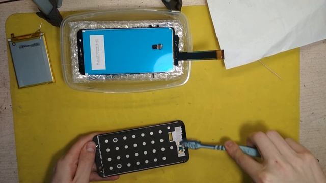 Замена дисплейного модуля на телефоне ASUS Zenfone Max (M1) ZB555KL смотреть онлайн