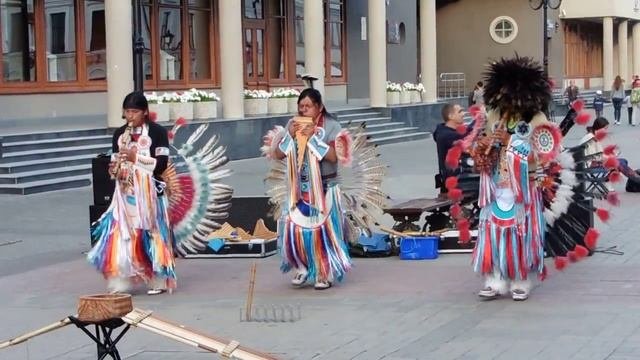 Уличные музыканты на улице Баумана в Казани...