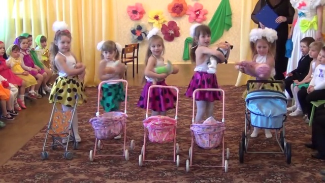 Мамы с колясками смотреть онлайн