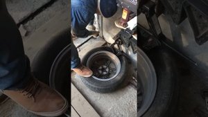 Разбортовка колеса своими руками.