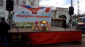 Ансамбль маленькая страна танец Цветик семицветик