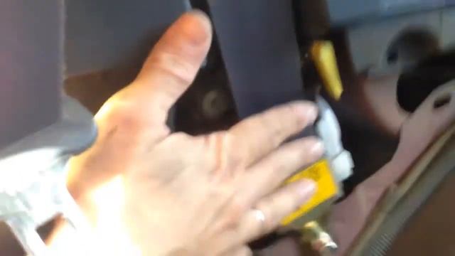 Отличие правого от левого ремня безопсности
