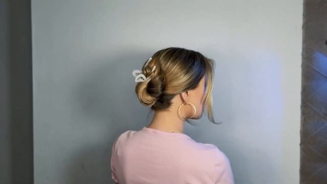 ШИКАРНЫЕ И ПРОСТЫЕ ПРИЧЁСКИ С КРАБИКОМ ДЛЯ ВОЛОС ? Super easy claw clip hairstyles смотреть онлайн
