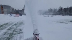Мотоблок мтз снегоуборщик VS футбольного поля!