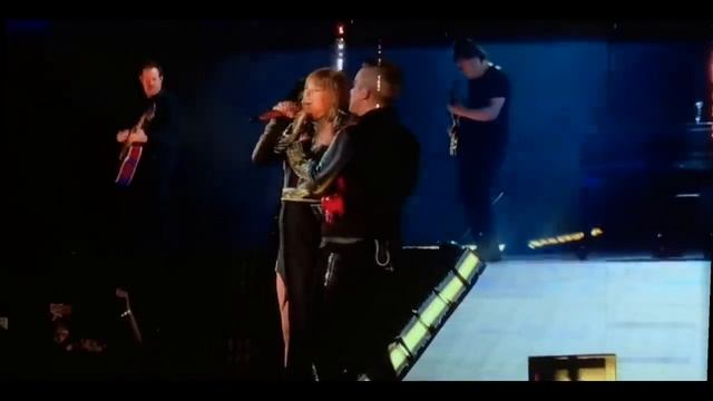 Robbie Williams and Taylor Swift Angels #live at Wembley
