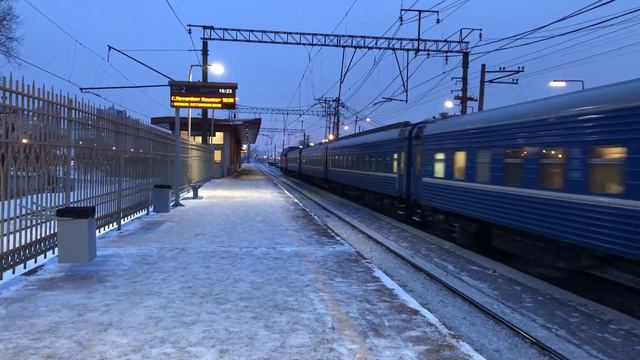 ТЭП70-0174 Мимо станции Проспект Славы
