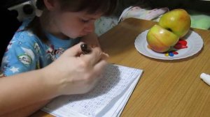 Серёжа и Таня делают уроки.