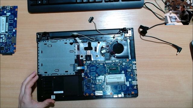 Lenovo Ideapad 100-15IBD 2. část - Přehrání BIOS pomocí programátoru CH341, výměna základní desky. смотреть онлайн