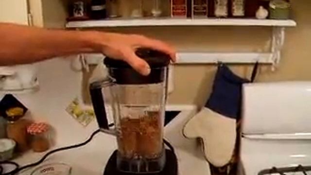 Измельчение ядер грецкого ореха в блендере KING MIX смотреть онлайн