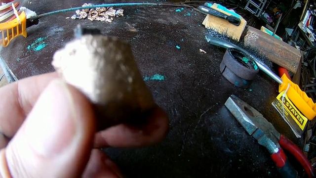 Плавим и отливаем медь в кинетический песок смотреть онлайн