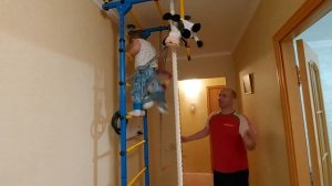 Часть 1. Маленький ребенок на шведской стенке. Как заниматься?