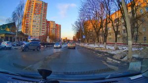 Видеорегистратор Neoline G-Tech X83, вечер, солнце