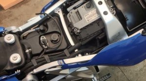 BMW K1200S Дооснащение датчиком уровня масла часть 2.