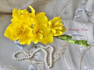 Махровая фрезия из фоамирана/
Terry freesia from foamiran.