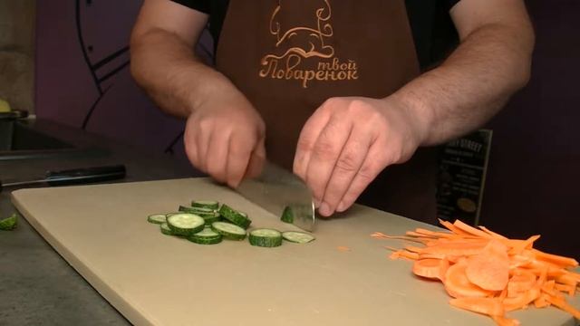 Как научиться резать поварским ножом, техника работы - рубка / ЧАСТЬ 3 смотреть онлайн