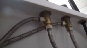 Ванная Своими Руками. Часть 6. Установка крана ВОДОПАД на борт ванной.