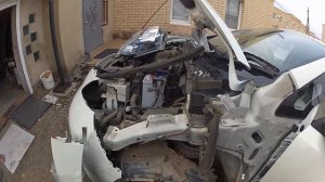 Замена крыла Nissan Leaf.