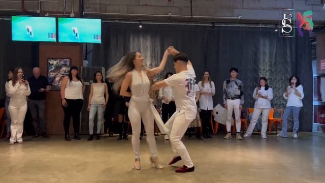 Fly & Sofia Bachata Improvisation смотреть онлайн