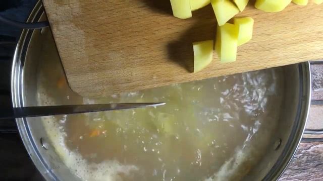 Уха из форели с плавленым сыром