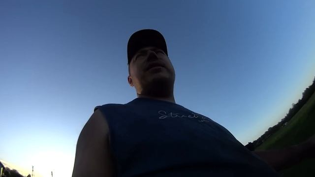 Видео с нарезками и без трактора МТЗ, как я выходные в деревне провожу. смотреть онлайн